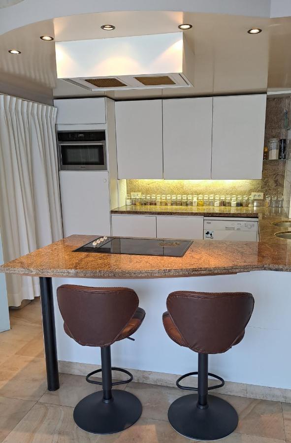 Beautyd Grey Room Centrum Gullegem 베벨겜 외부 사진